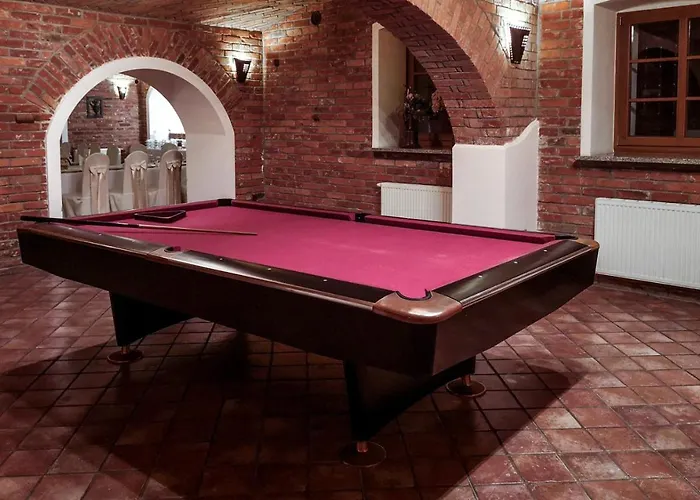 Palac Baloszyce 호텔 Susz