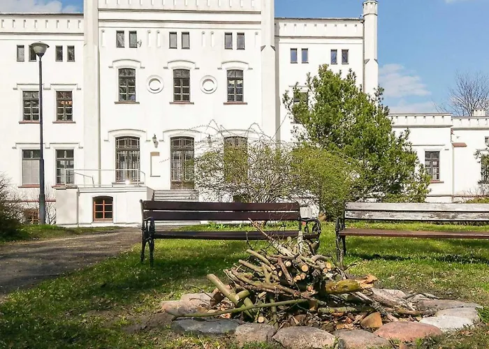 Palac Baloszyce 호텔 Susz